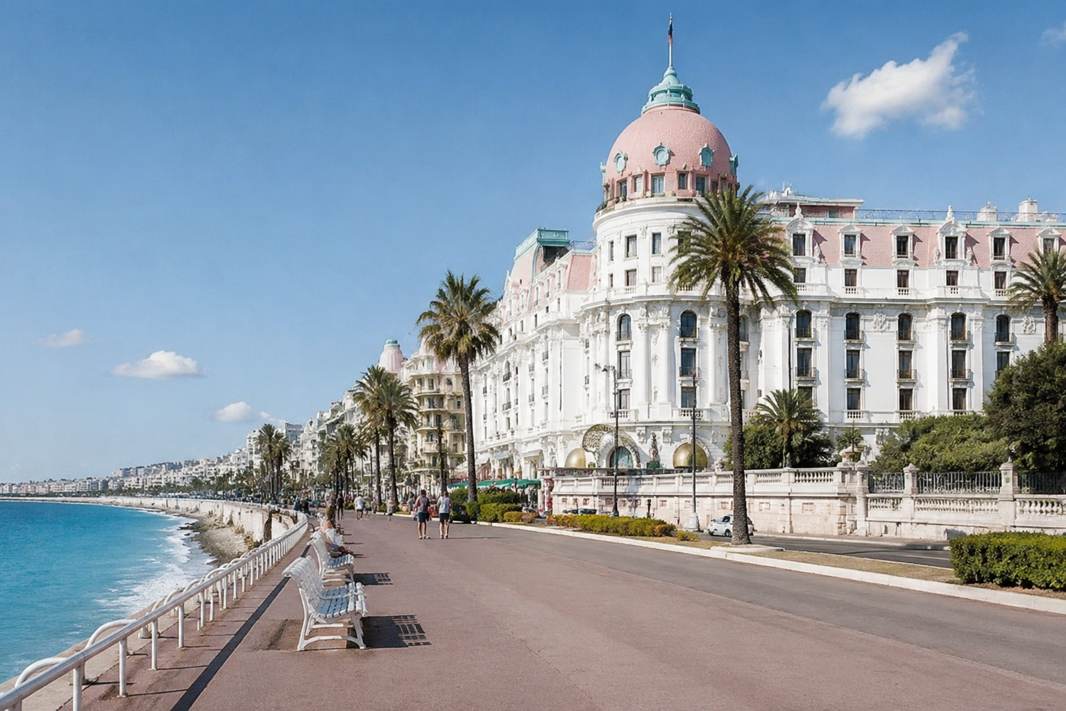 Le Negresco, le palace au dôme rose qui résume la Belle Époque niçoise