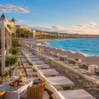 Hi Beach à Nice : l’ancienne plage privée change de nom en 2026